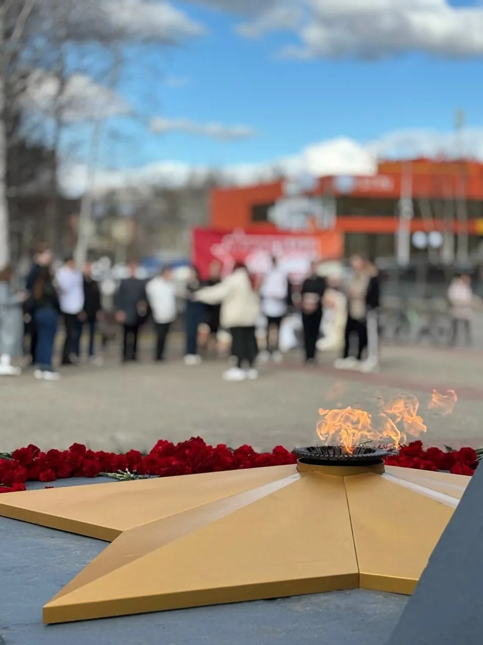 В Югре организовали общероссийскую минуту молчания в 85‑ю годовщину начала Великой Отечественной

22
