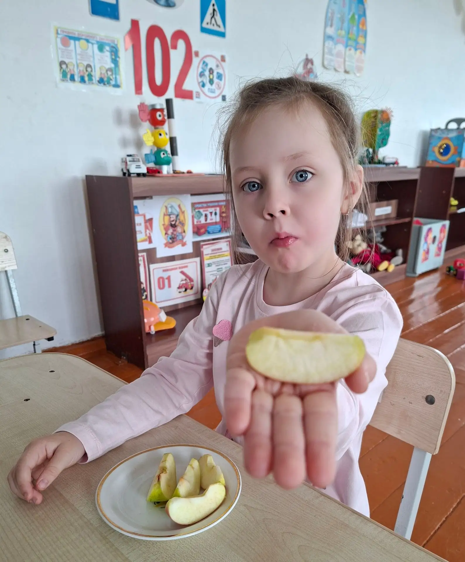 Наши детки всех поздравляют с Яблочным спасом🍏🍎 Радости, счастья и благополучия.