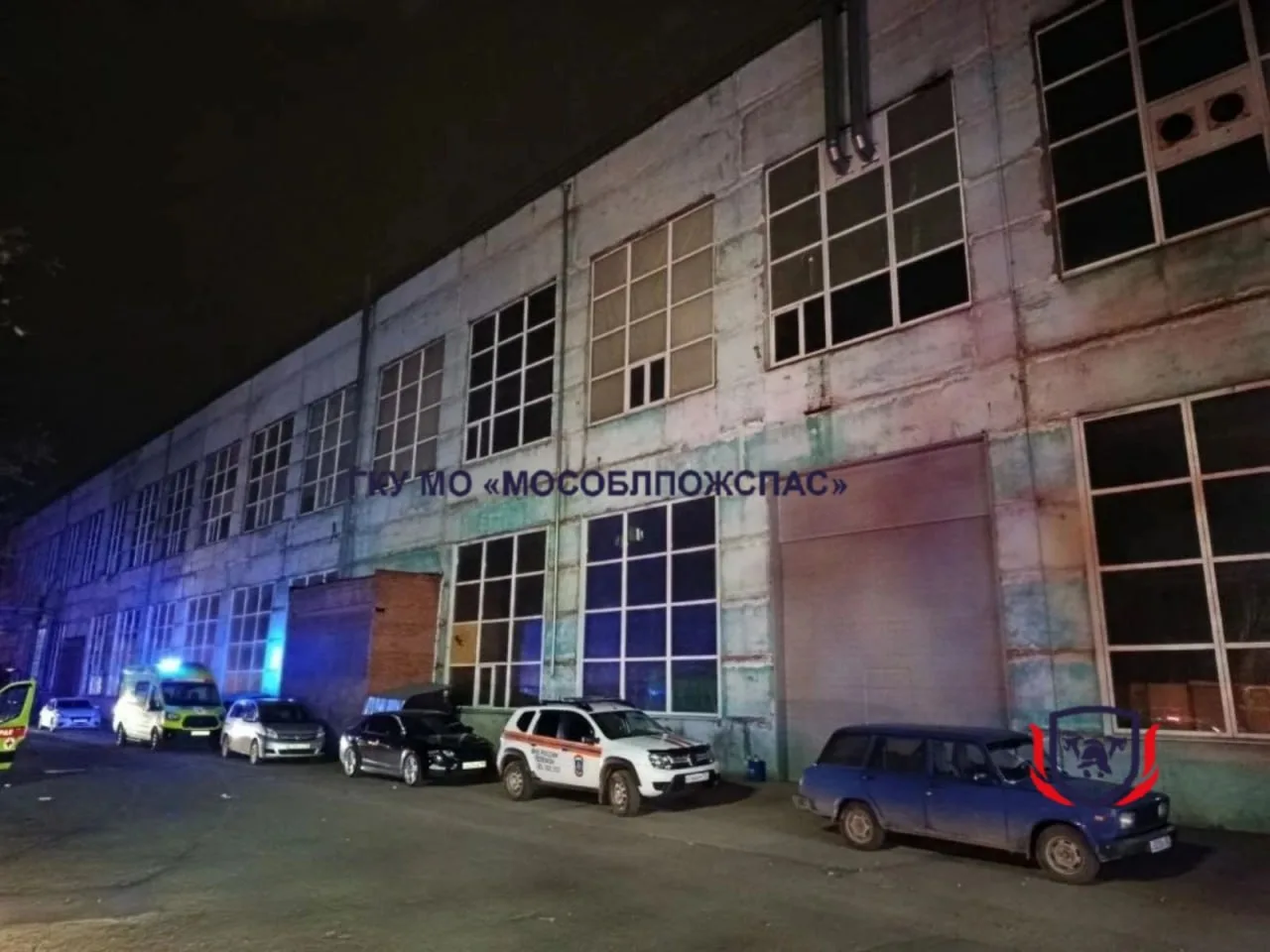 🔥 Ночной пожар! Огнеборцы ликвидировали возгорание на территории завода 🚒  📲 Вчера в 23:24 в единую 