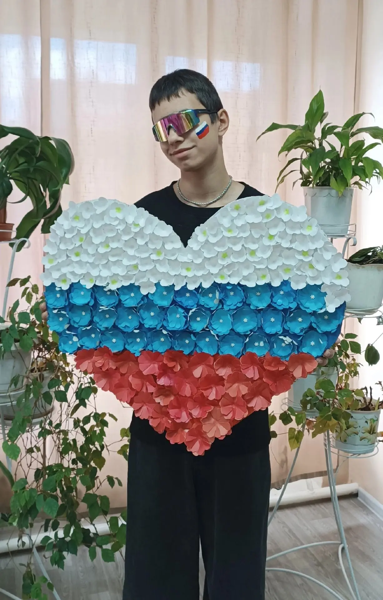 🇷🇺 Мы присоединились к онлайн-флешмобу «Цвета Российского флага». Гордимся нашей стра...