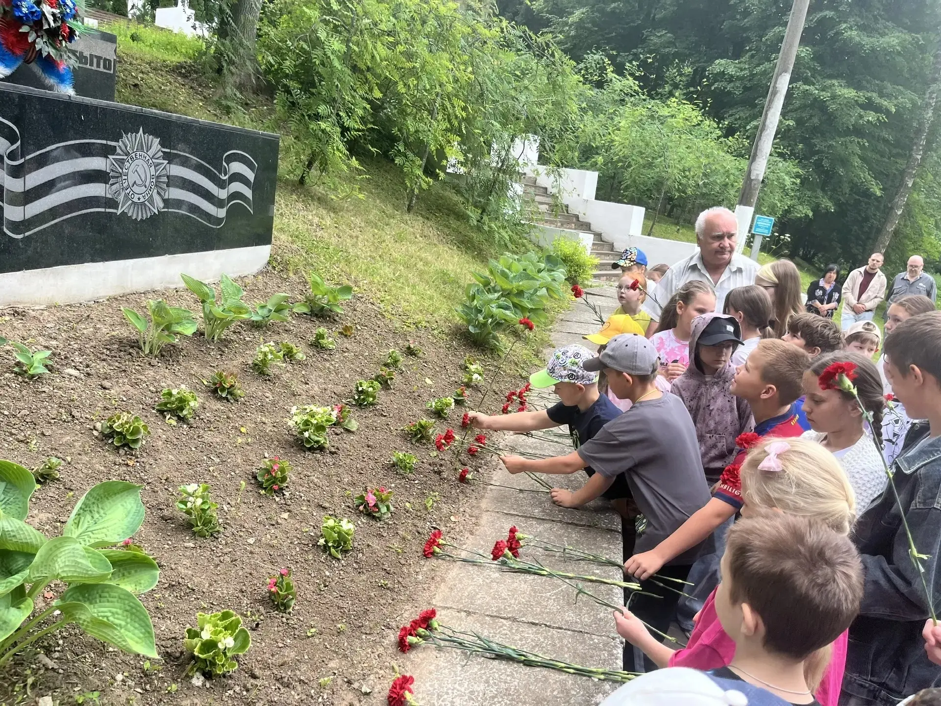 День памяти в школьном лагере

22 июня в России отмечается День памяти и скорби — памятная дата, пос