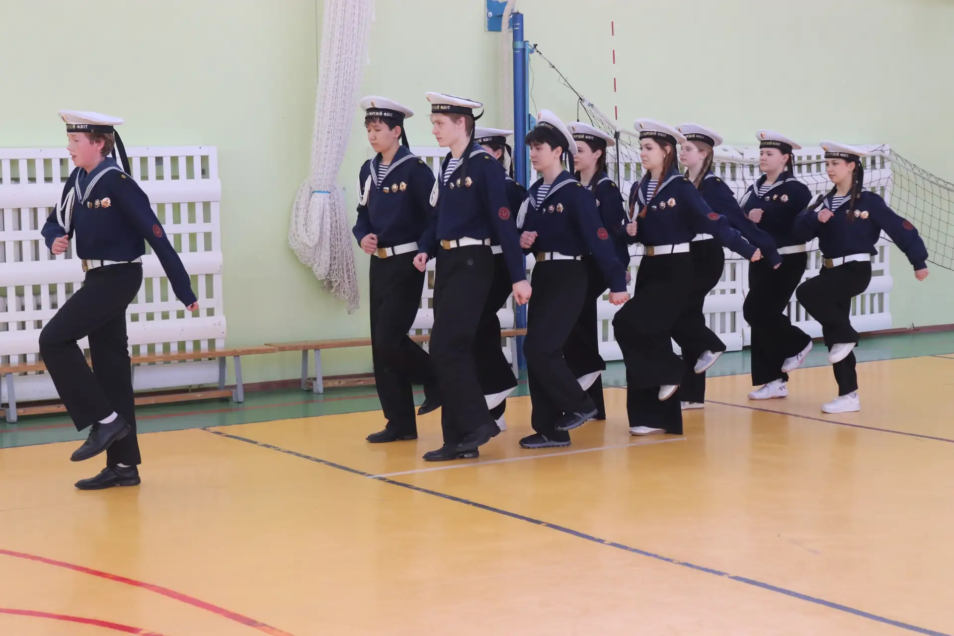 Смотр строя и песни 😊🤚 Мальчишки и девчонки, а так же их родители, спешим вам сообщить, что в нашей 