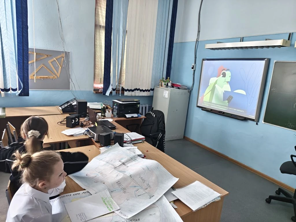 Ученики школы № 3 посёлка Новорудный приняли участие в  уроках кибербезопасности!