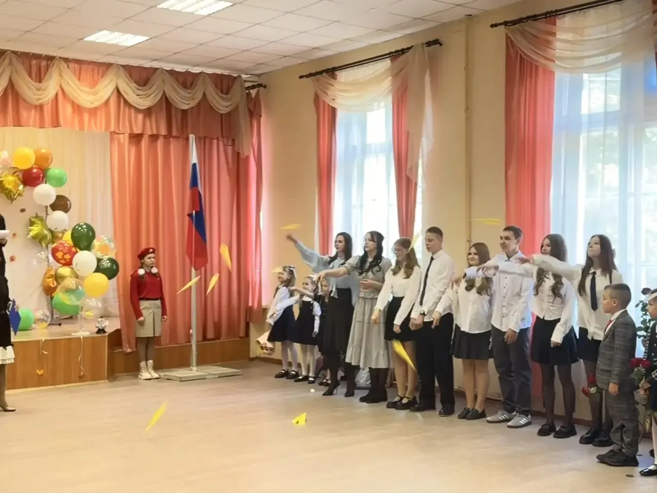 🔔 Праздник 1 сентября состоялся! Наша школа открыла свои двери для учеников и родителей.