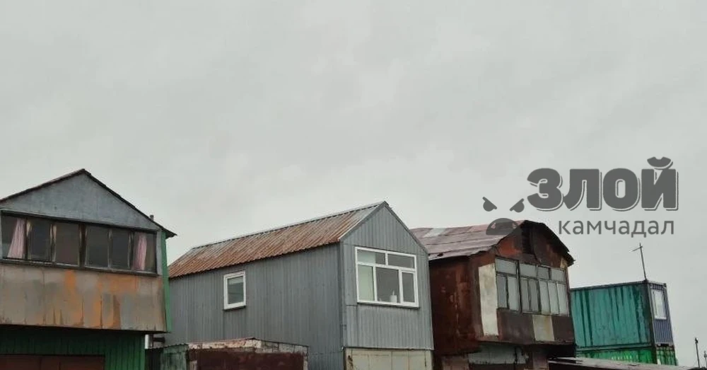 В Аваче власти решили убрать около 170 незаконных построек. Хозяева гаражей возразили,✋...