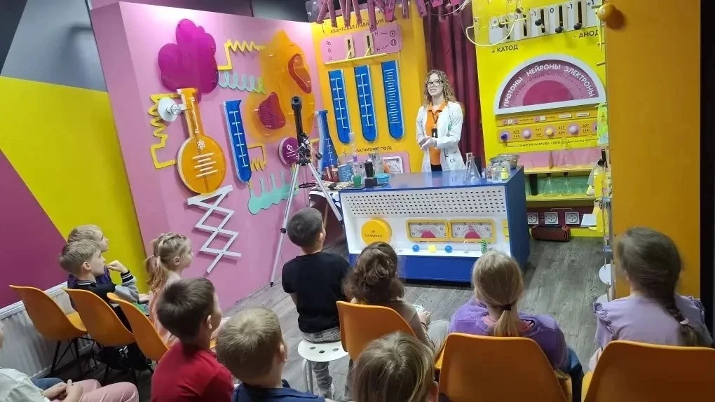 Весенние каникулы для учащихся 1 «Б» класса выдались по-настоящему научными. Ребята отправились в го