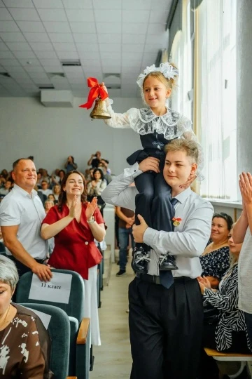 🎉 День знаний — 2026–2027: торжественная линейка прошла ярко и трогательно! 🎉