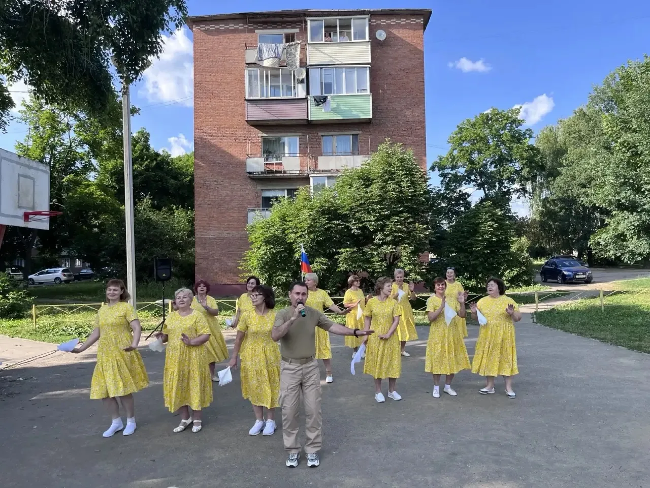 Вчера наш поселок наполнился звуками музыки и песнями о самом главном. Для жителей Радужного прошла 