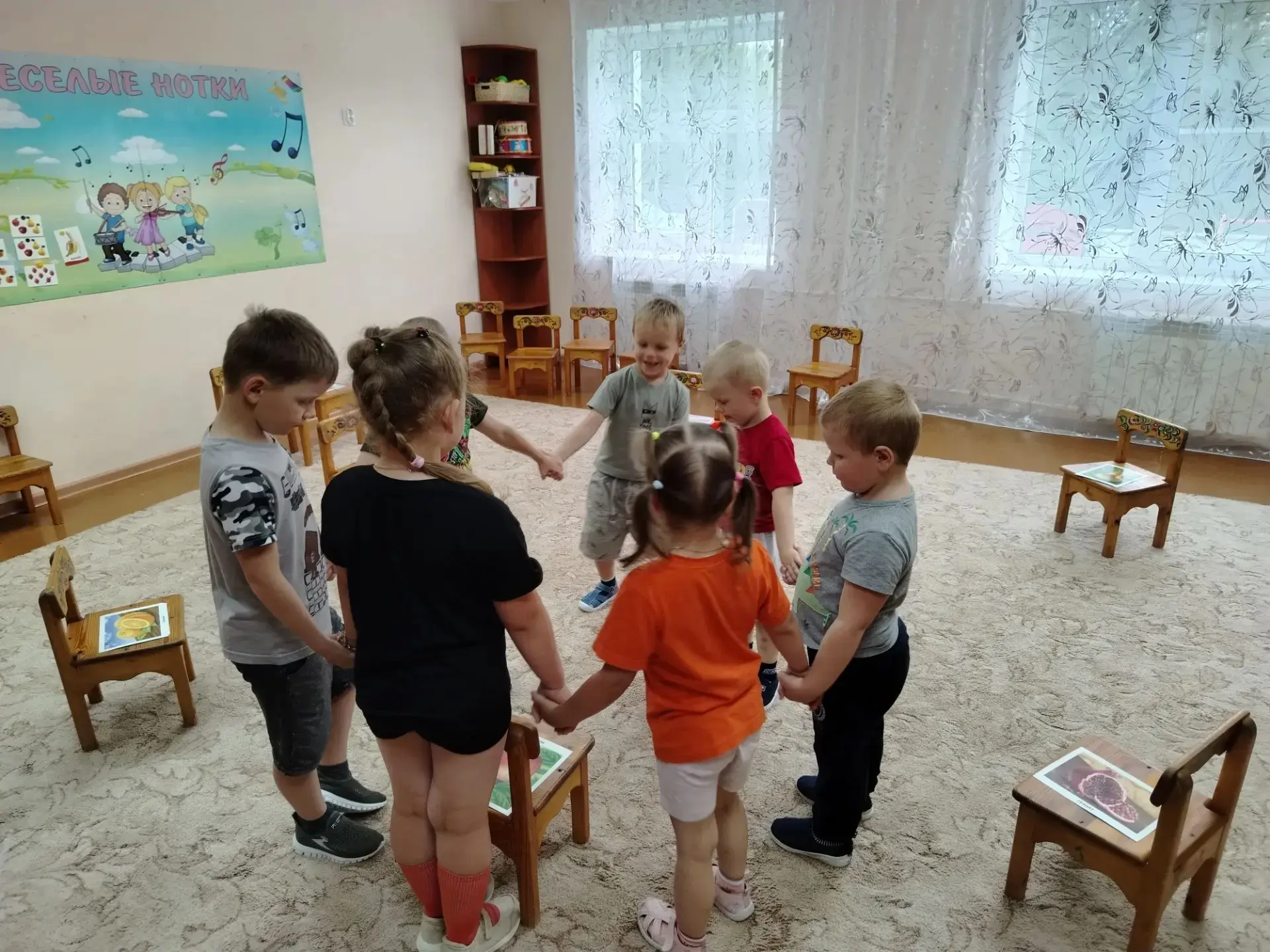🔔Сегодня, 1июля, международный день фруктов.🍑🍇🍌🍋🍊🍒🍏
 Воспитатель, Светлана Николаевна, 
с ре