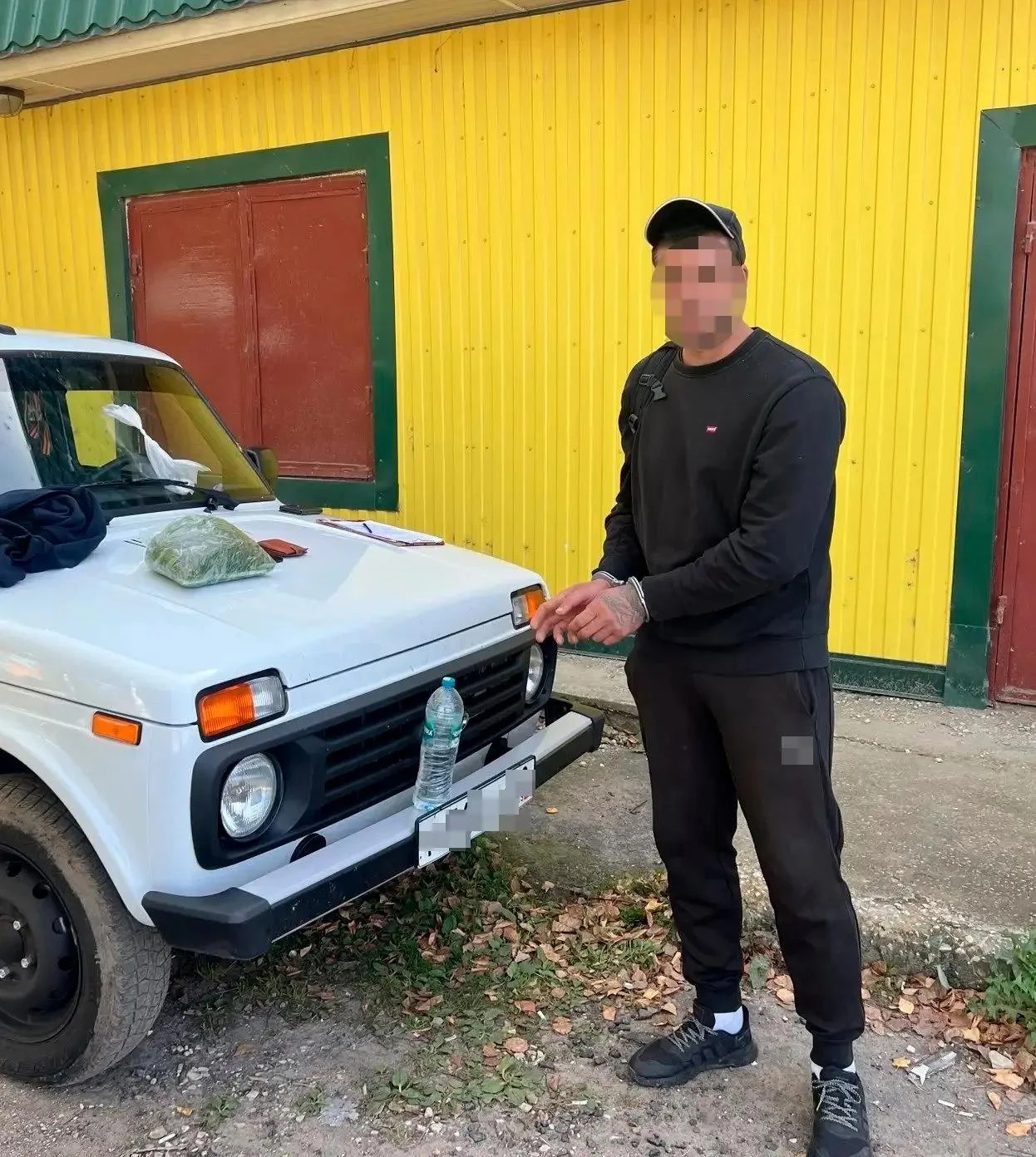 В Рязанской области арестован иностранец, у которого полицейские изъяли 400 граммов мар...