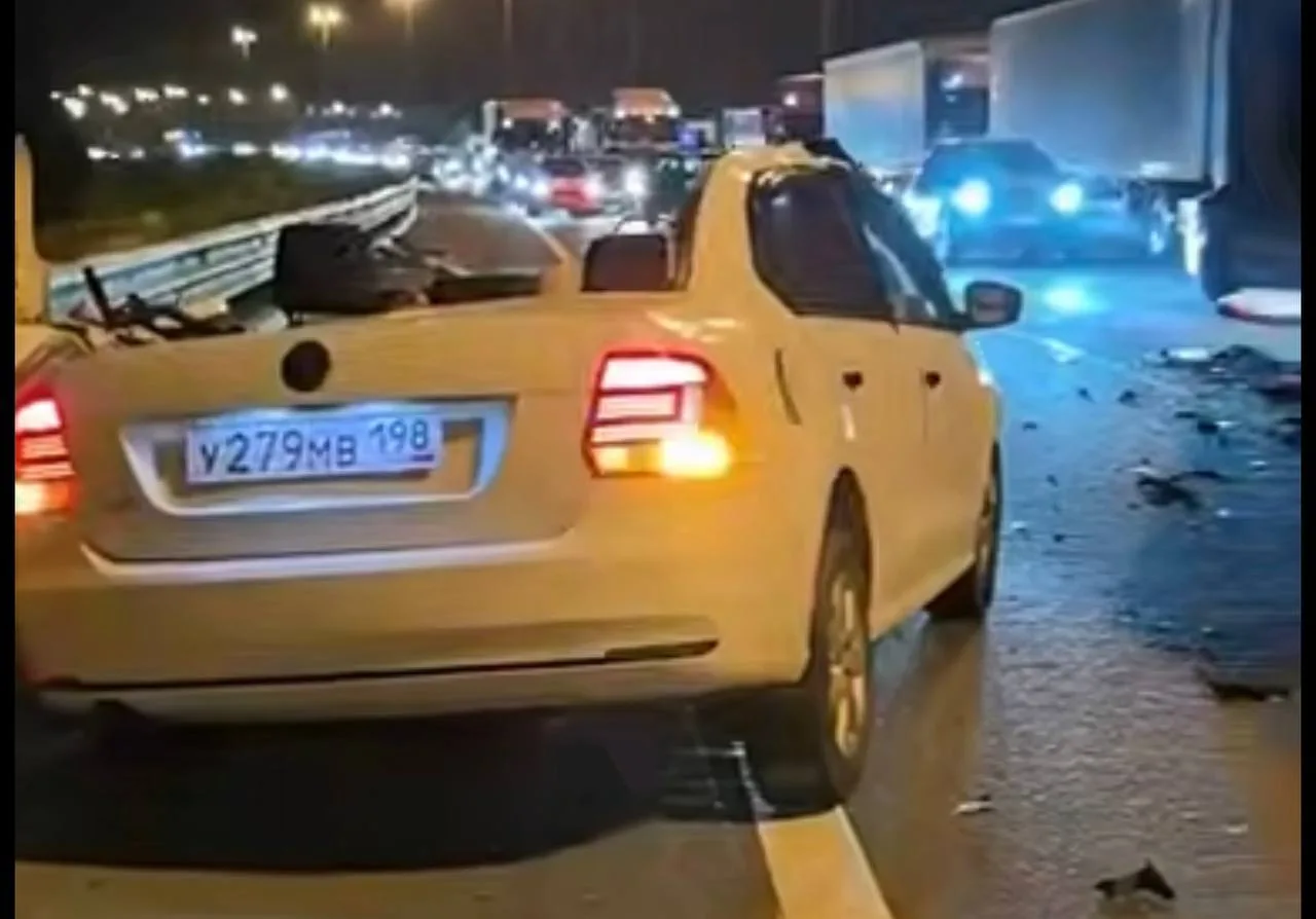 ❗️ Смертельное ДТП на 44-м километре КАД — водитель Volkswagen погиб после столкновения...