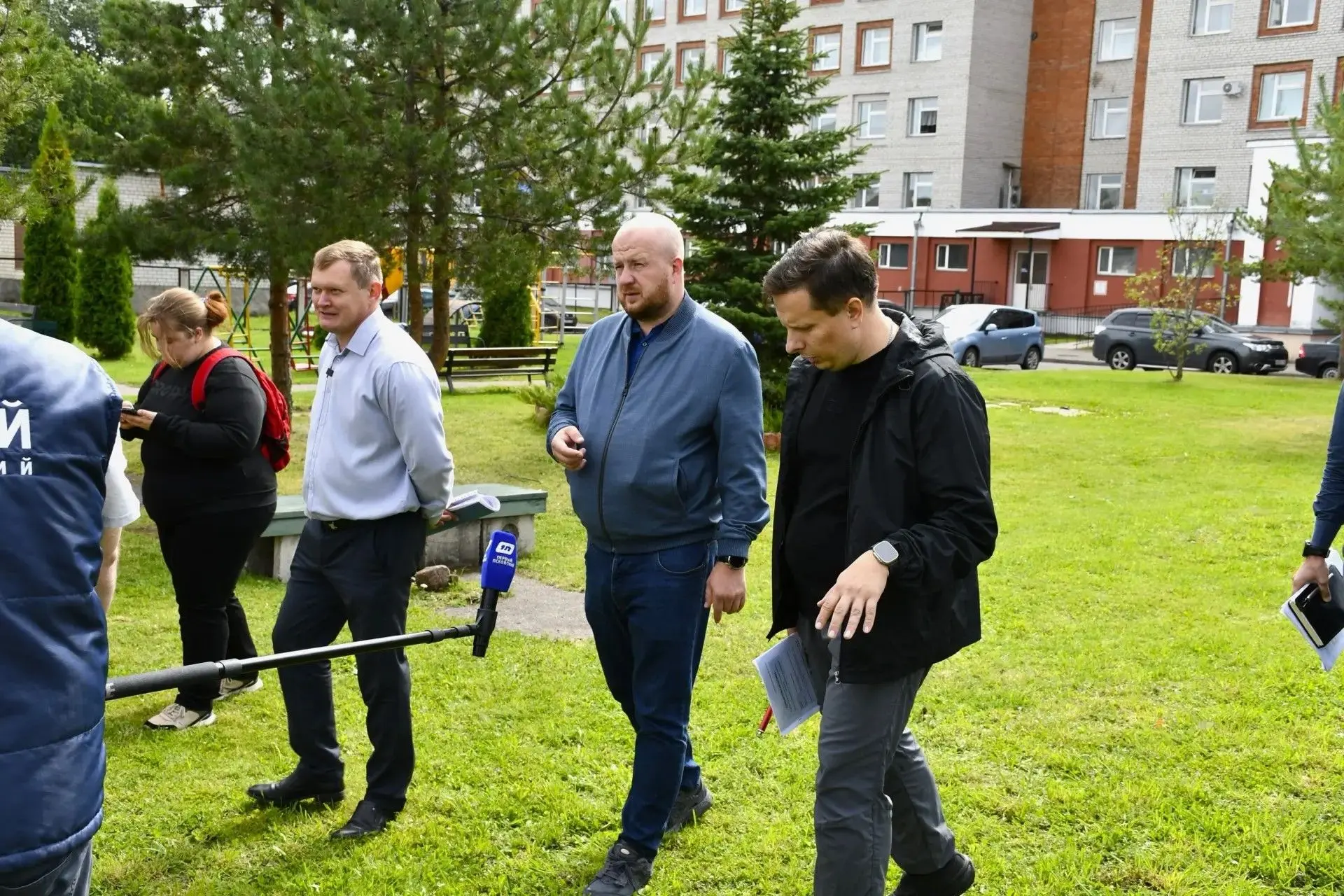 📢 Глава города Пскова Борис Елкин рассказал о подходе к озеленению города — и откровен...