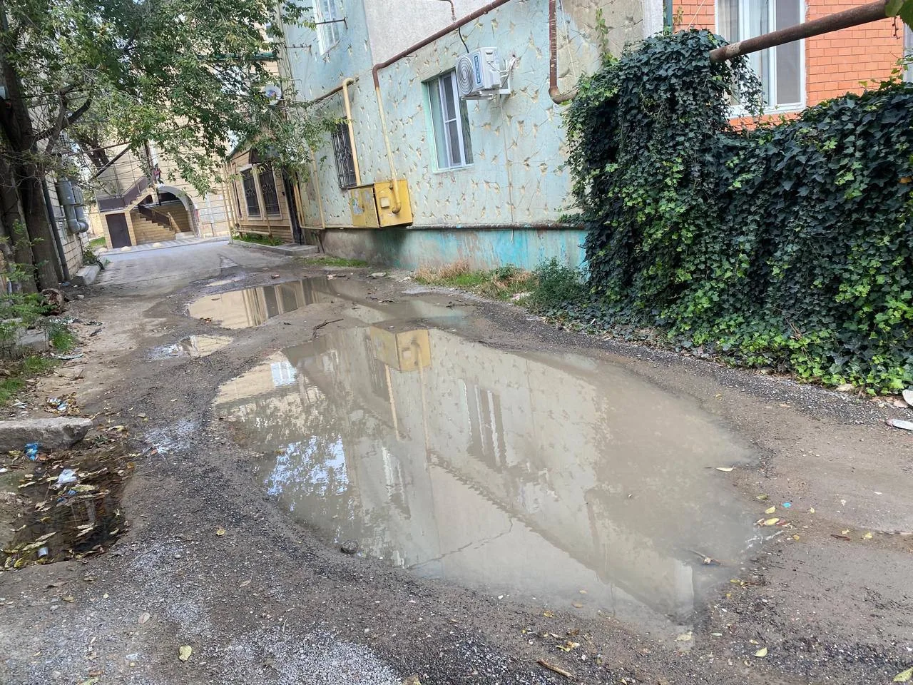 Заметки подписчика   Уважаемая администрация города! Просим обратить внимание на состояние двора по 
