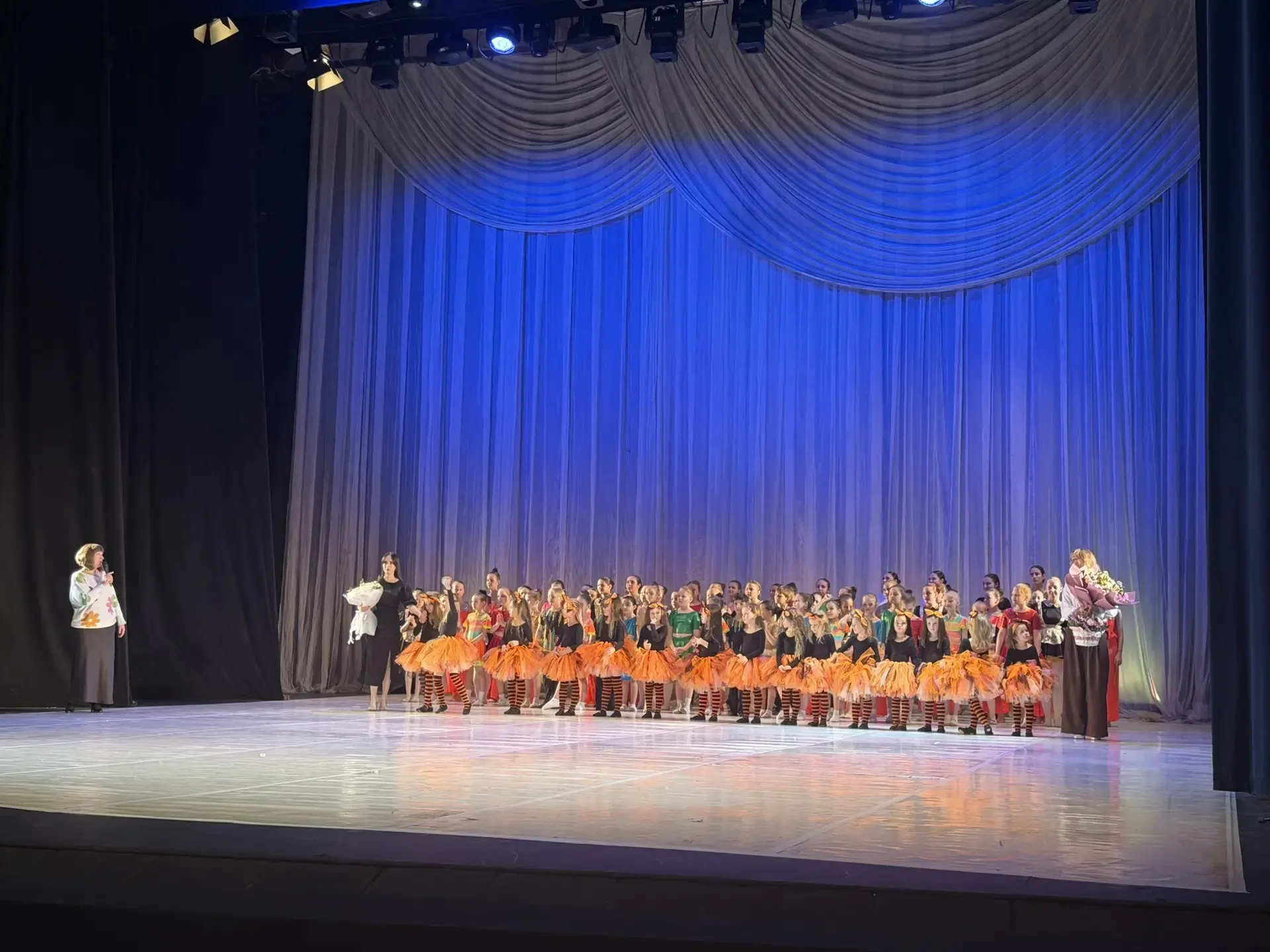 ОТЧЁТНЫЙ КОНЦЕРТ АНСАМБЛЯ «ШАНС»  🎶💫️ 11 мая на сцене Культурного центра ЗИЛ зажглись новые звёзды! 