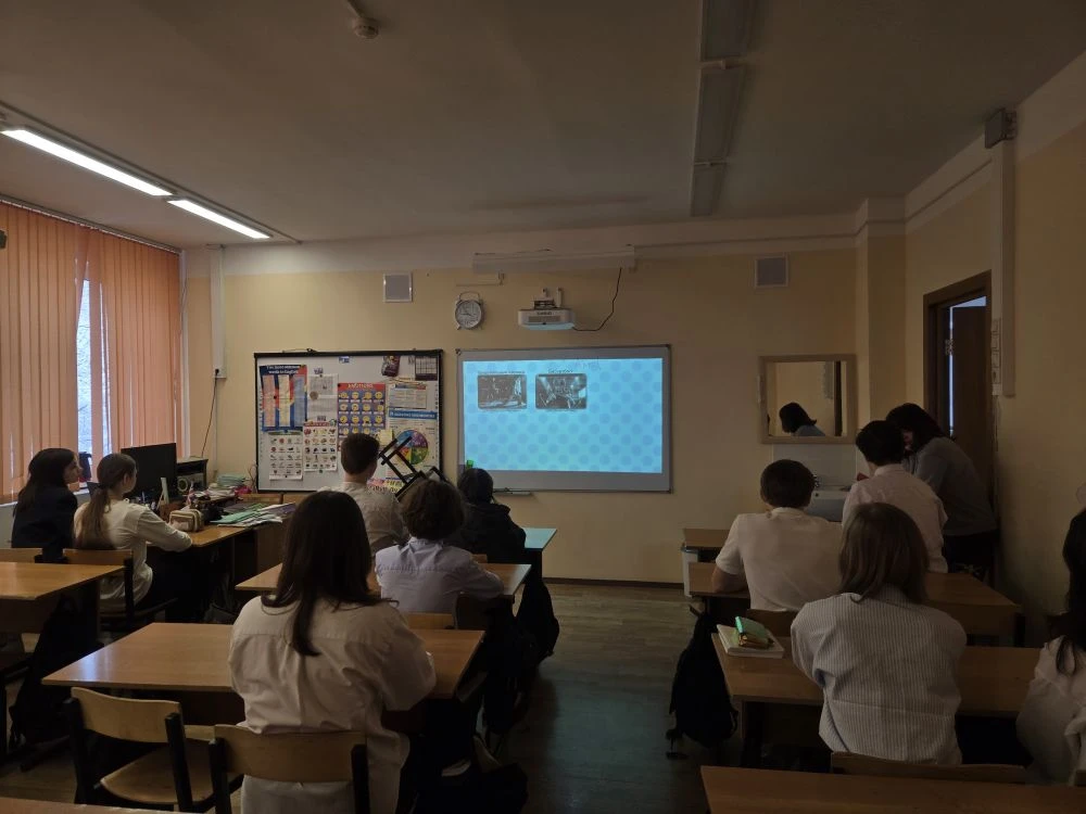 Даже в непогоду мы остаёмся верны нашим традициям!☃️  Сегодняшнее утро ученики лицея начали с торжес