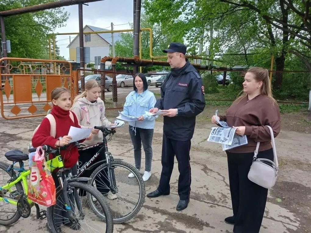 14 мая в нашей школе был организован родительский патруль 1б и 6б классов под руководством Ивана Сер