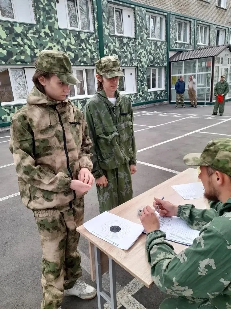 🔉Сегодня студенты колледжа успешно проходят испытания на учебных военных сборах. 💪  📌 Утро начинаетс