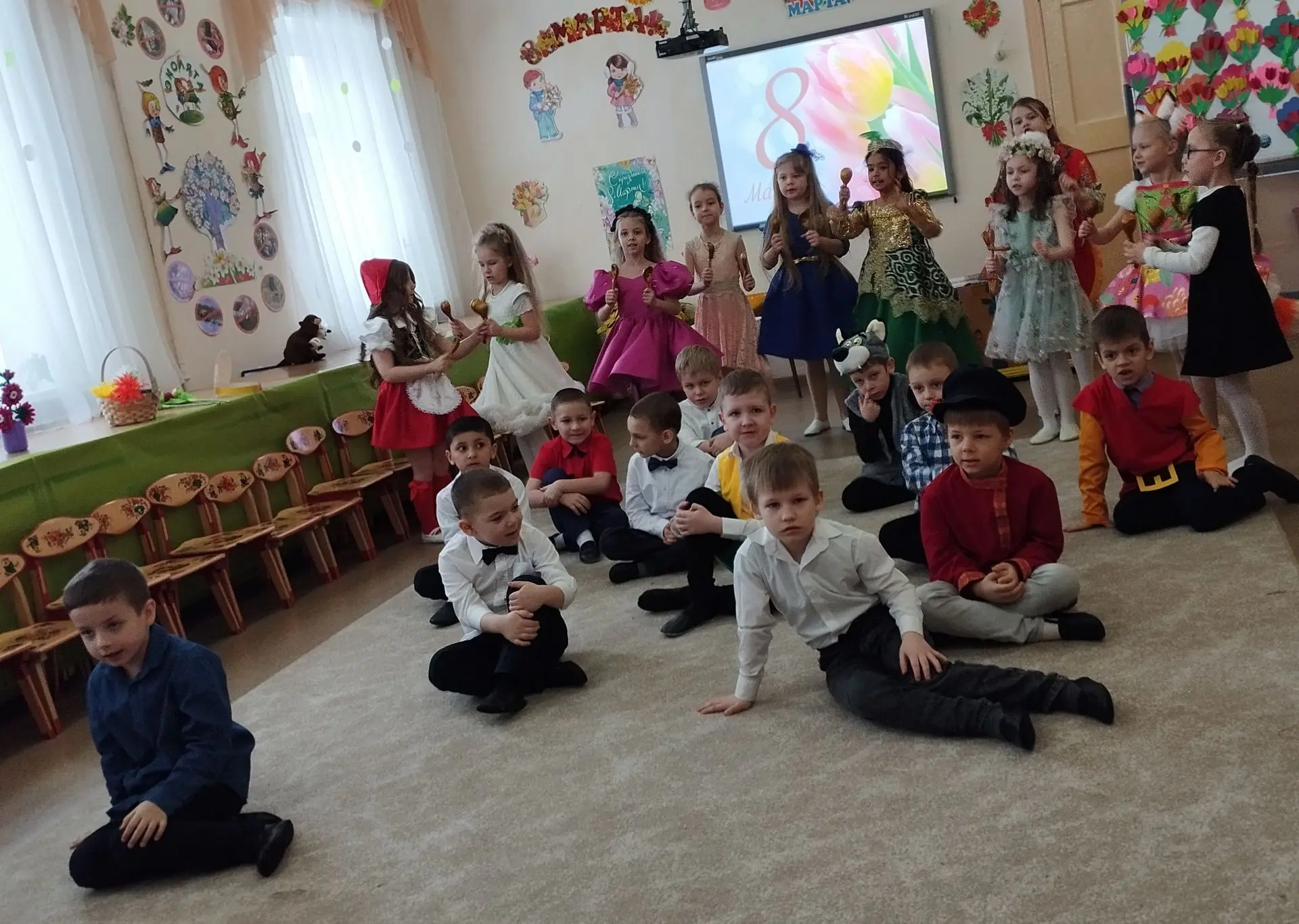В подготовительной группе вчера было особенно красиво и шумно от аплодисментов! Наши ре...