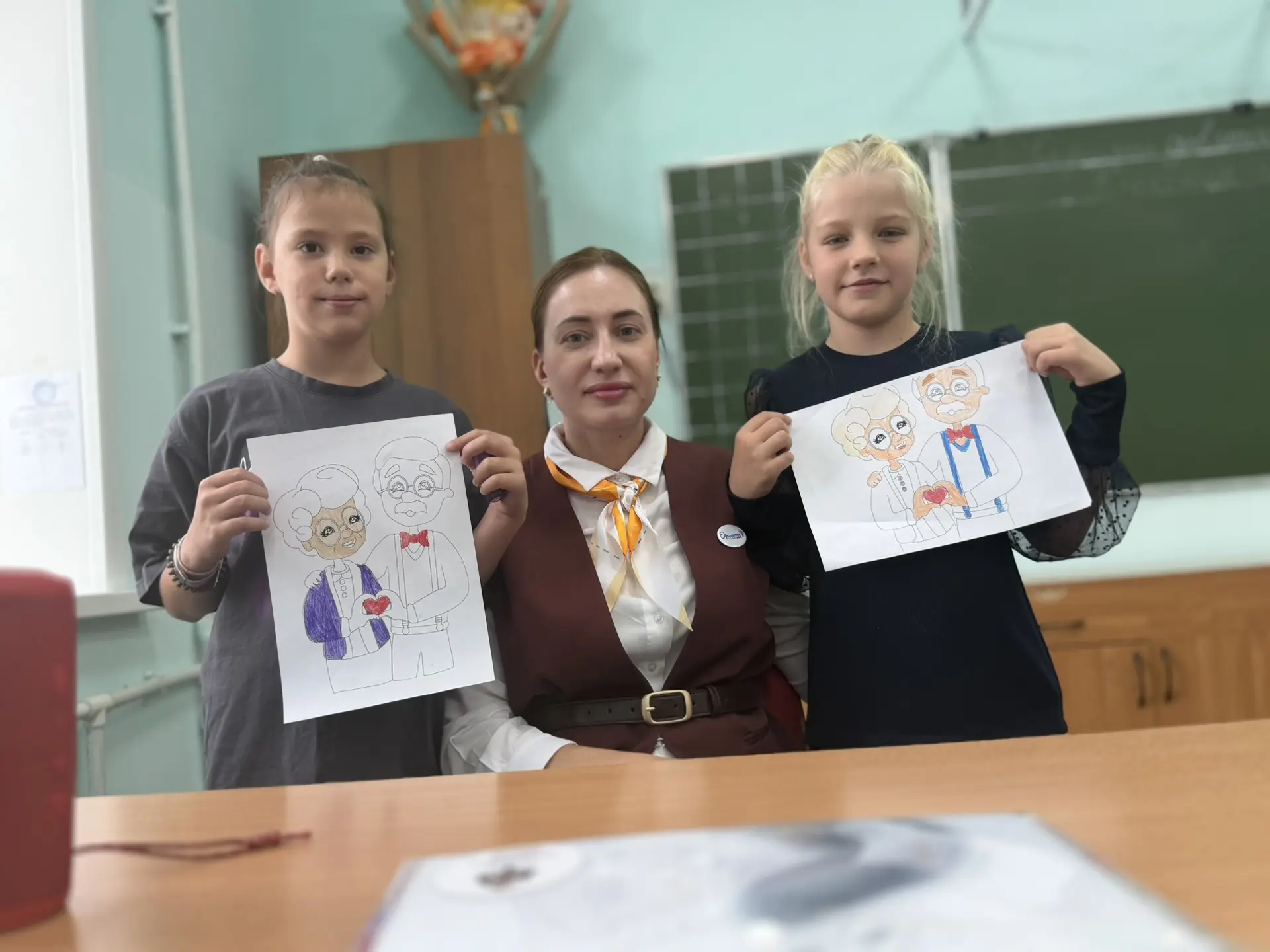 День пожилого человека в МОАУ Соловьёвской СОШ: тепло, забота и добрые слова!