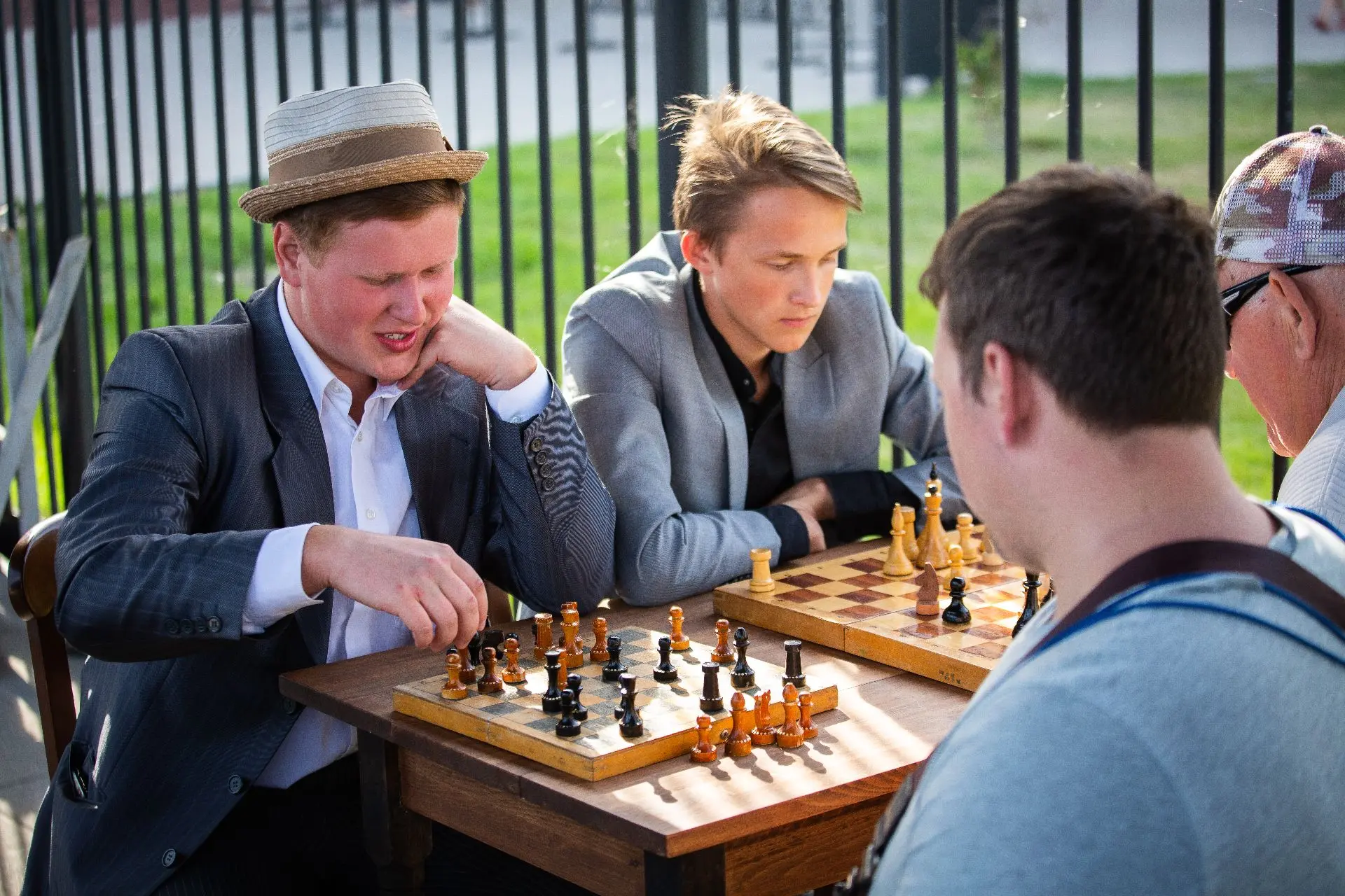 ♟️ Господа и дамы, ход конём!

Уже завтра на Ярмарке пройдет новый шахматный турнир от школы «Лидер»