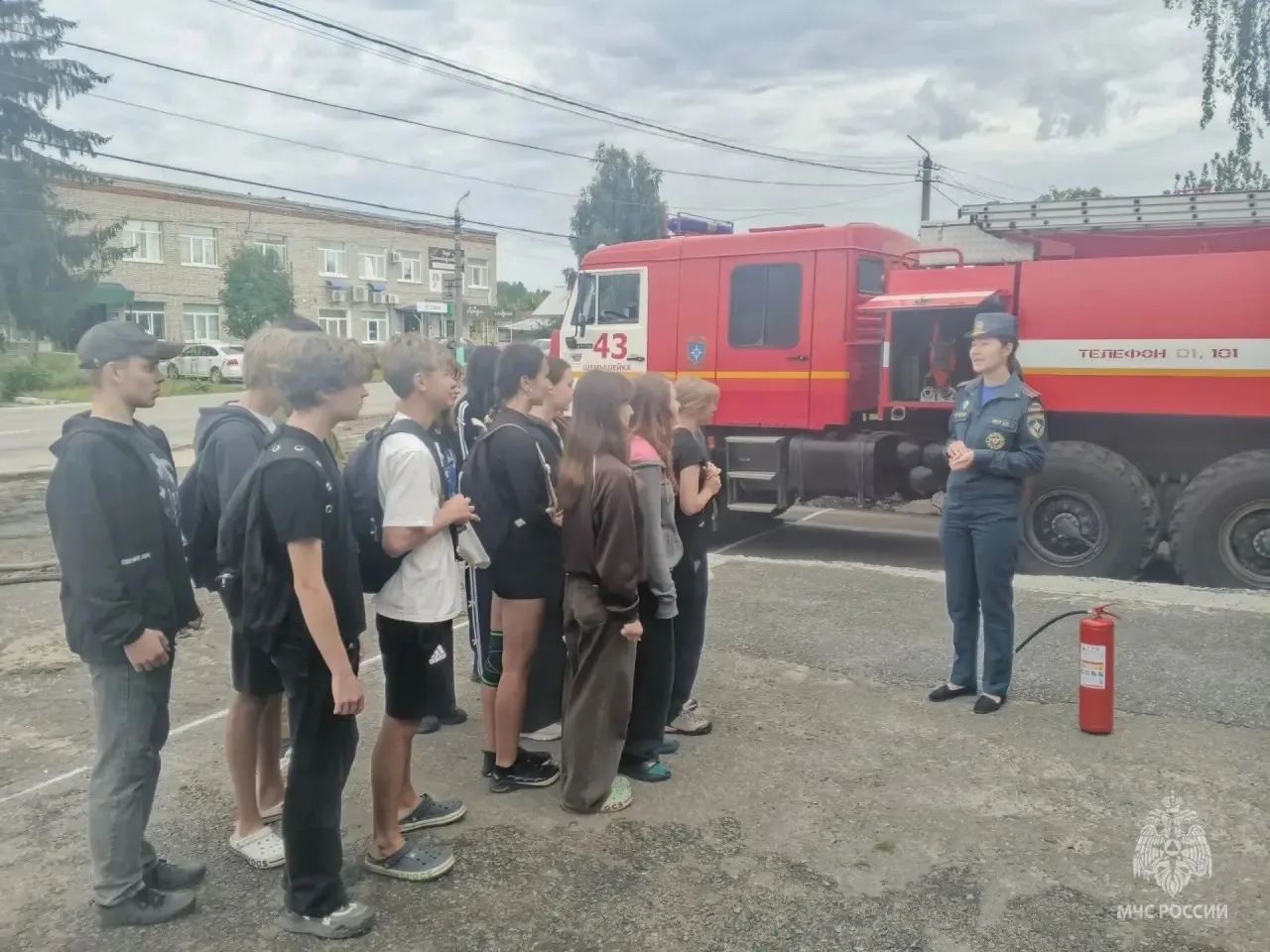 Ученики 10 класса побывали на экскурсии в пожарно‑спасательной части № 43