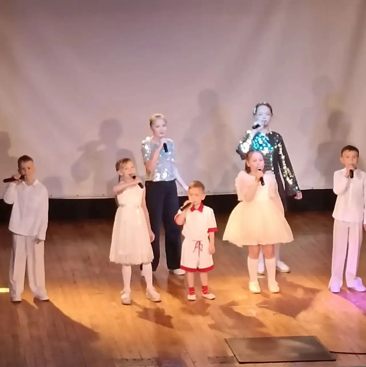 Продолжается череда отчëтных концертов в доме культуры "Железнодорожник".На этот раз, 1...