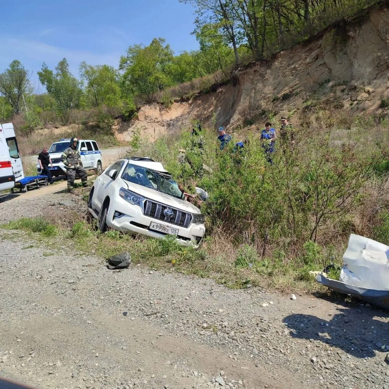 Погиб при обгоне: Toyota Prado лоб в лоб ушла под КамАЗ на трассе «Находка — Артём».   Внедорожник п