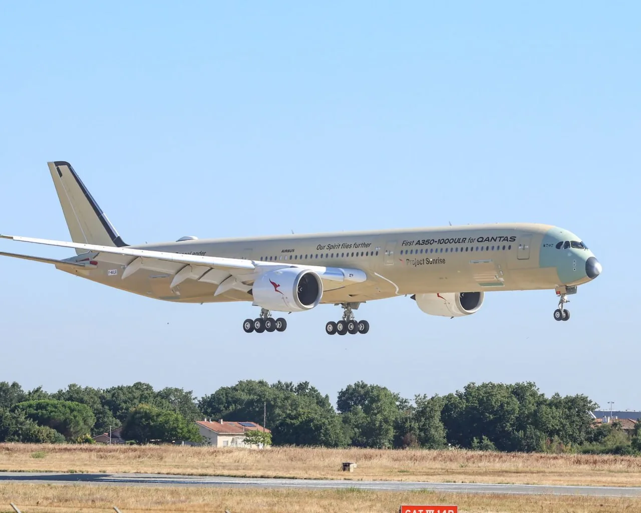 Самолет Airbus выполнил рекордный 24-часовой беспосадочный перелет

Самолет Airbus A350-1000ULR авиа