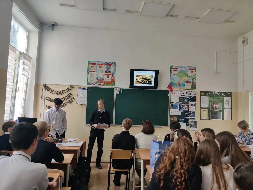 📚🚀 Всероссийская неделя космоса продолжается!  Учащиеся 9-х классов представили и успешно защитили с