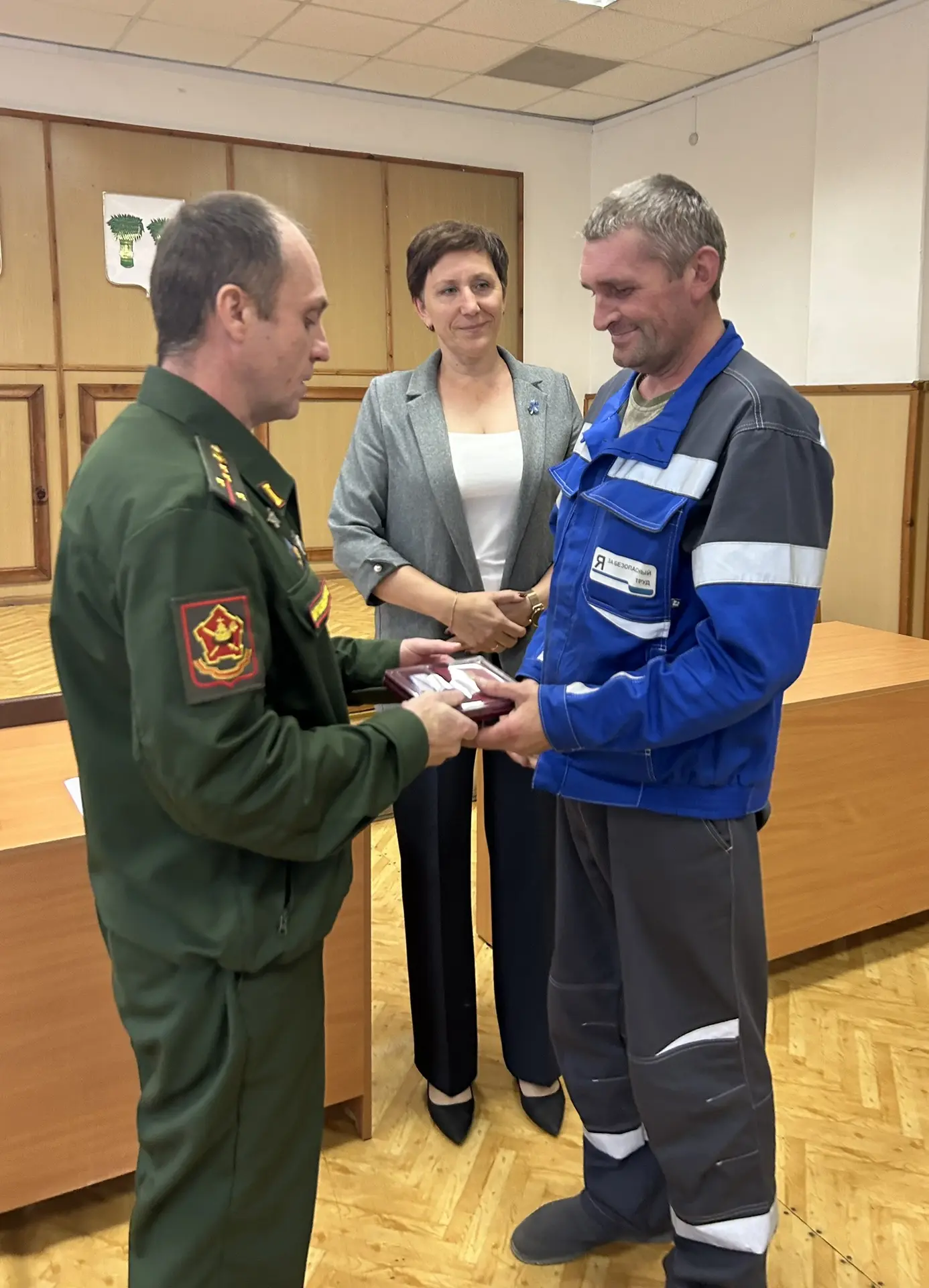 С ДАНЬЮ ГЛУБОКОГО УВАЖЕНИЯ ПОДВИГУ