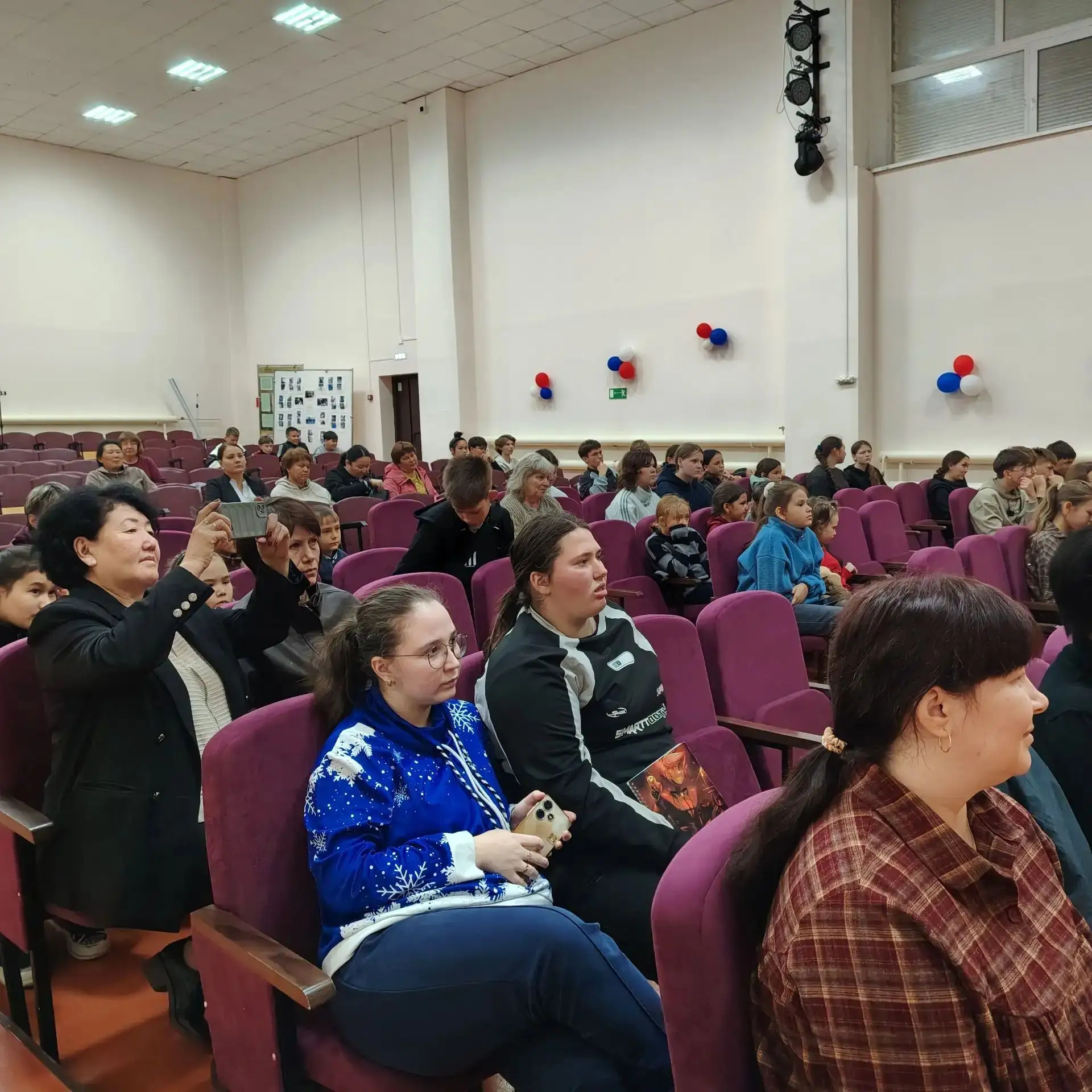 Писательский десант продолжает свою работу!