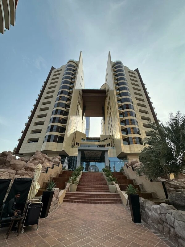 Andaz Dubai The Palm Concept by Hyatt 5* — это яркий отель на знаменитом острове Пальма...