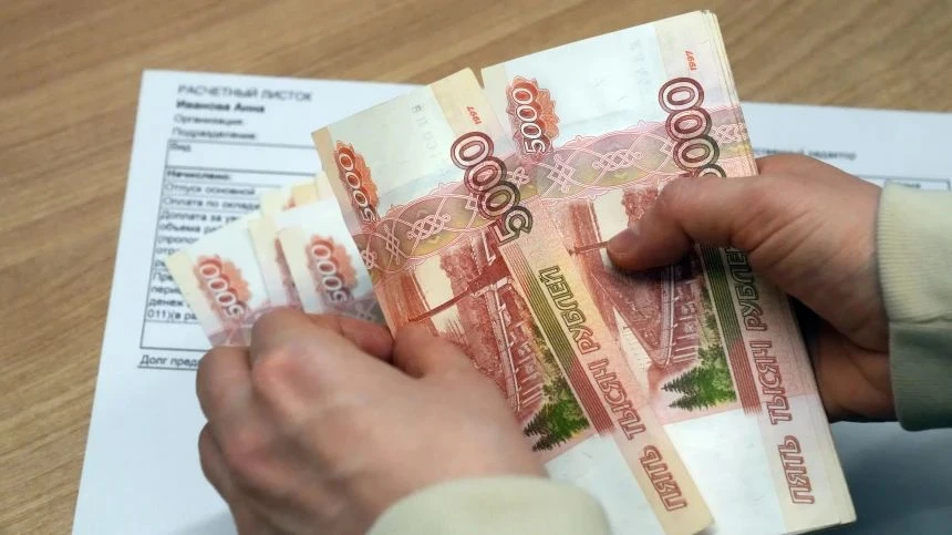 Реальные зарплаты в первом полугодии выросли на 6,5%, заявил Новак