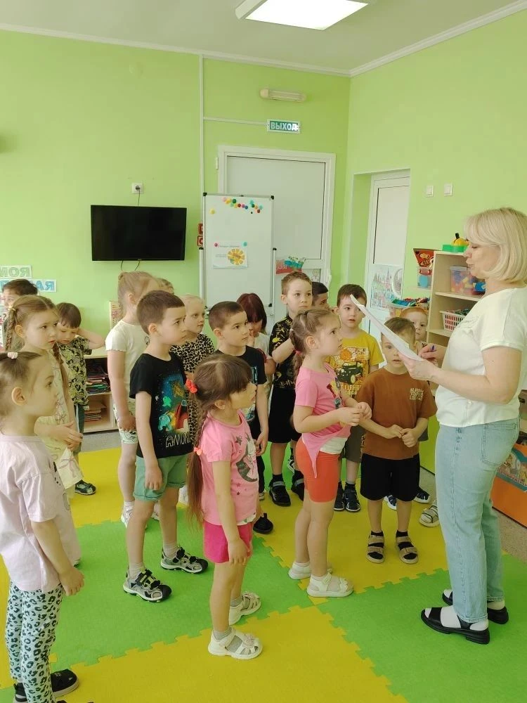 Квест – игра «Правила безопасности»
Ребята из группы «Ёлочка» совершили путешествие в страну Правил 