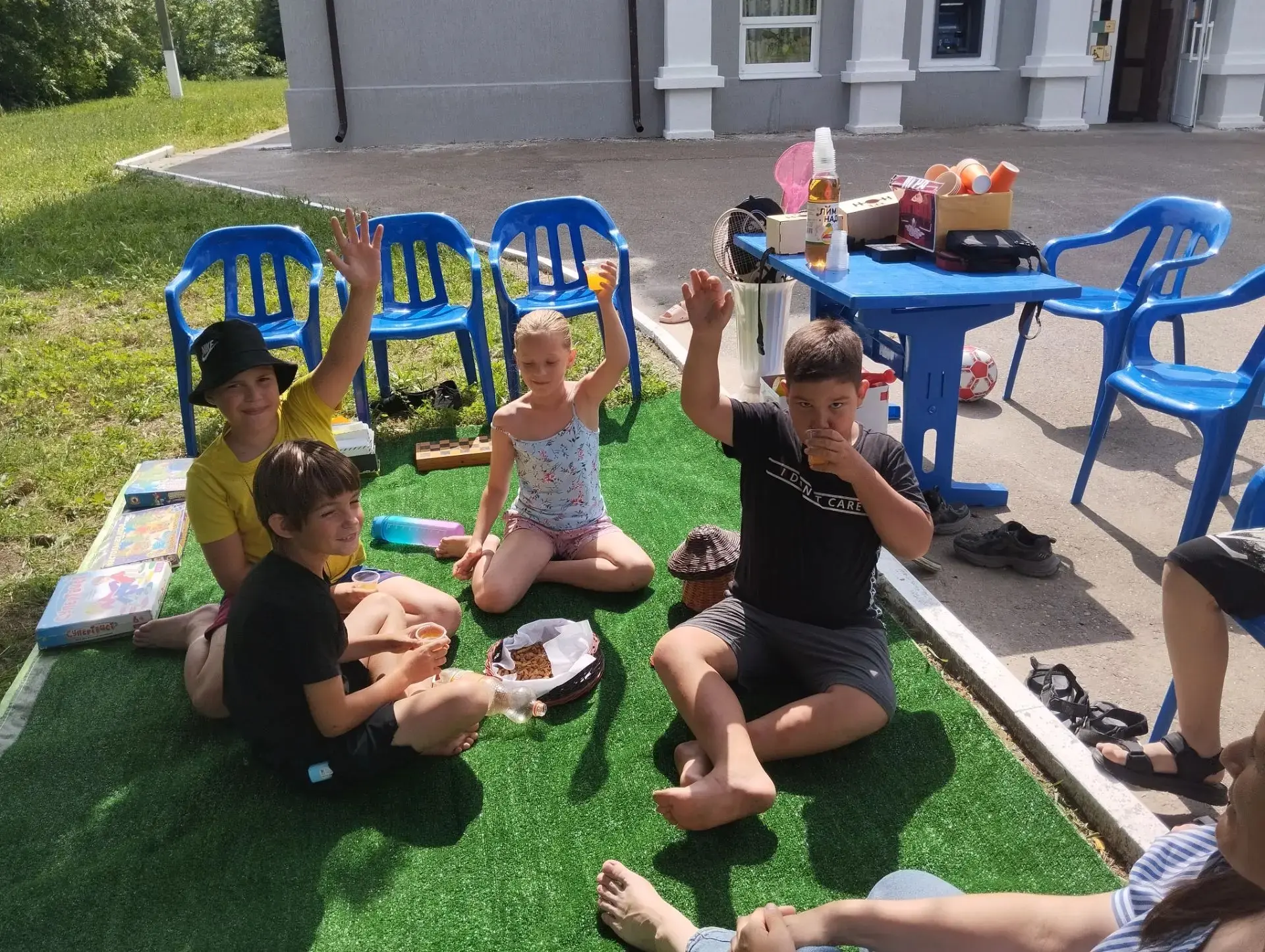 🧺☀️ На площади ДК Мирского сельского поселения шумно, весело и по-настоящему тепло — и не только от