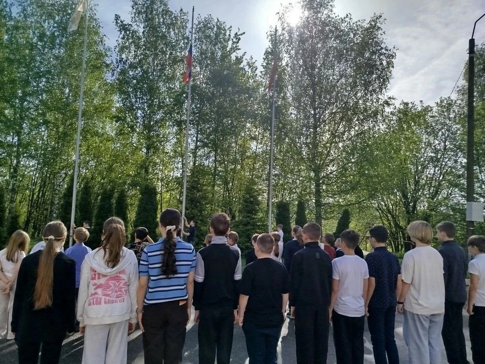 🤝 «Разговоры о важном»: ценности, которые нас объединяют   🇷🇺 Вчера во всех корпусах МОУ Останкинско