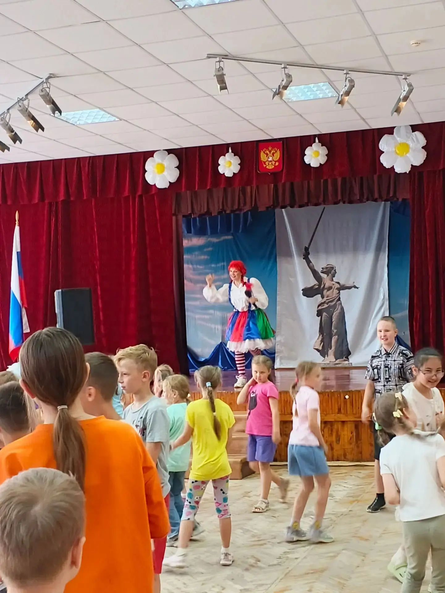 Сегодня в пришкольном лагере "Солнышко"🌞 шумно и интересно прошло веселое мероприятие -  танцевальн