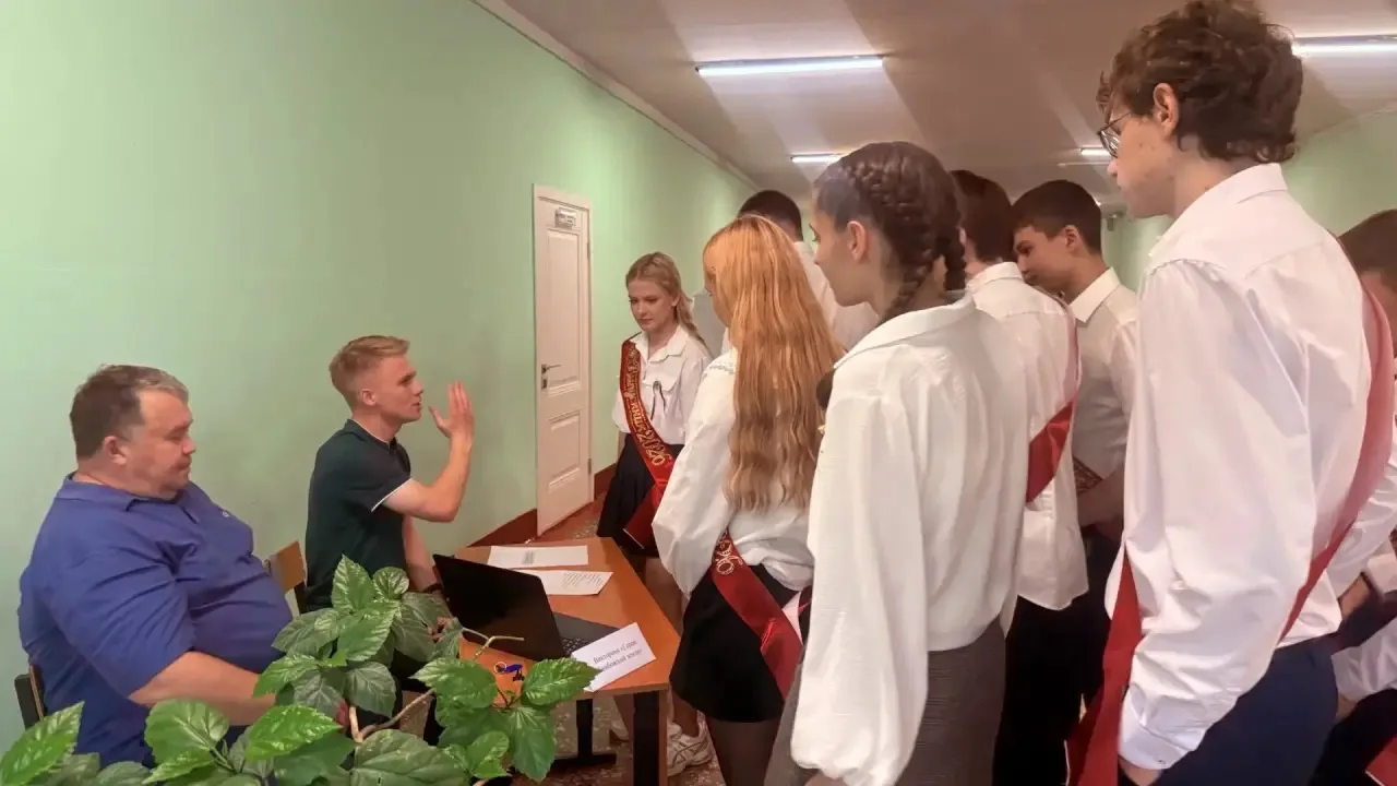 🌟Сегодня для выпускников 9-х и 11-х классов прошёл яркий и незабываемый квест по станциям, который п