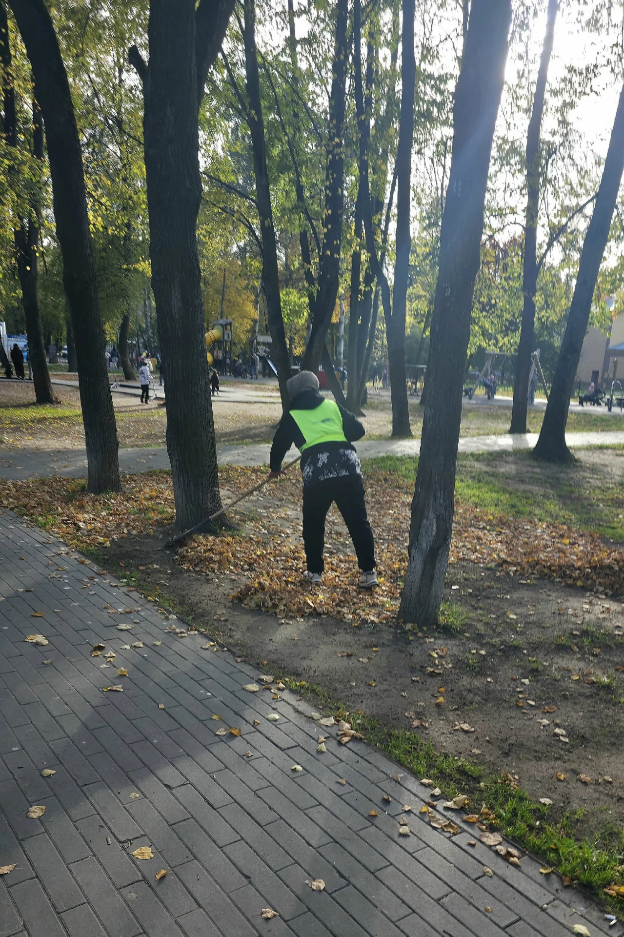 Хочу выразить благодарить всем дворникам, которые делают наш город чище. ❤️