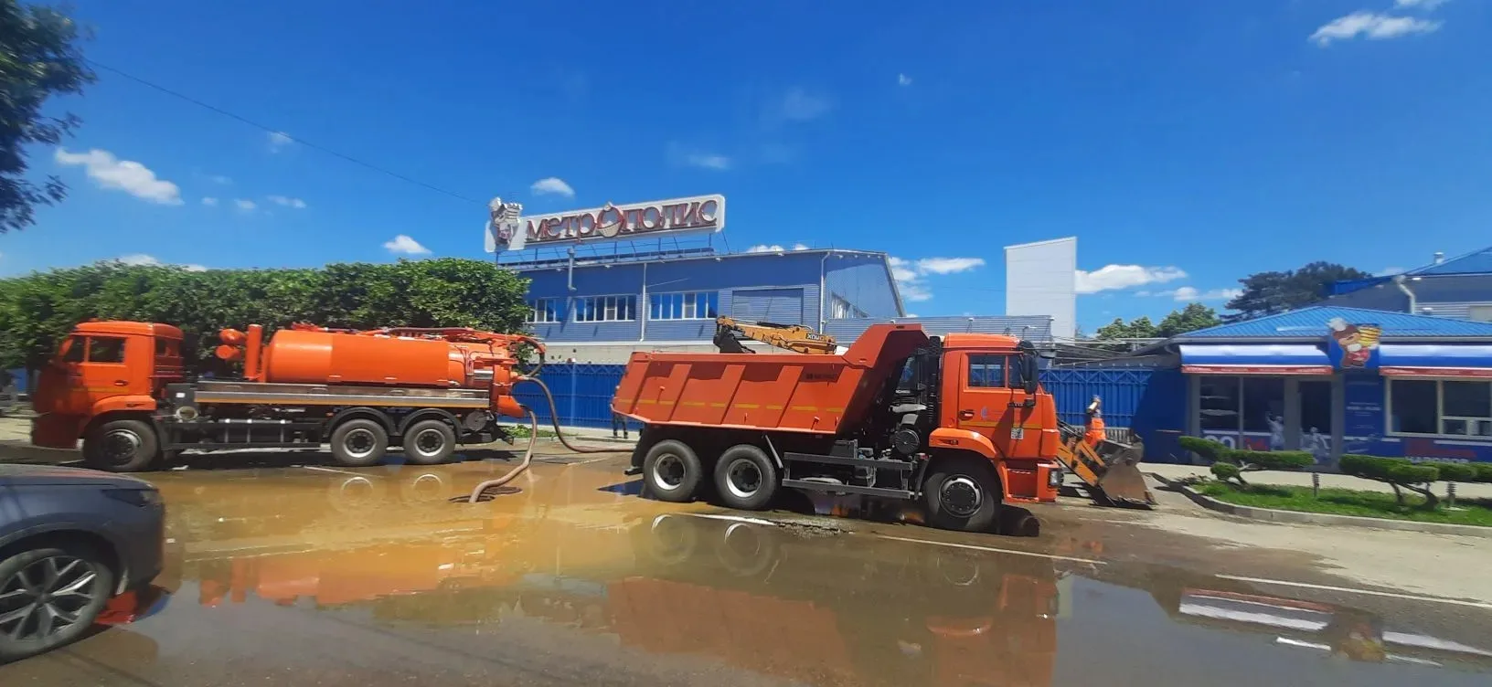 Росводоканал Армавир устраняет порыв в районе предприятия «Метрополис» 

🚧Утечка зафиксирована по у