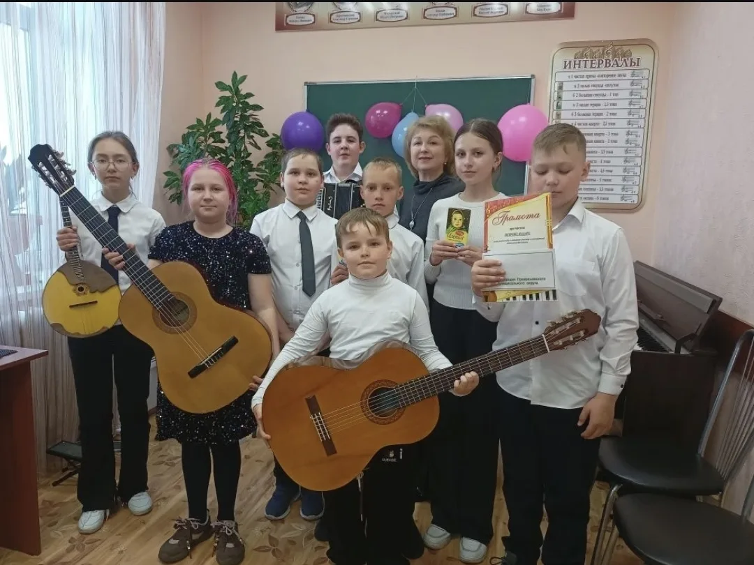 Сегодня на территории с.Верх-Егос прошли аккадемический концерт и выпускной экзамен. Об...
