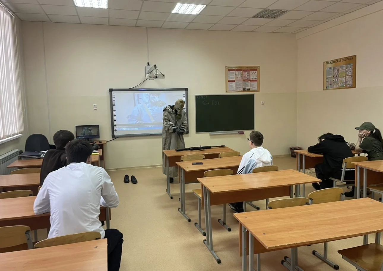 Занятие в объединении «Подготовка к олимпиаде по ОБЗР» 
 📌Тема: Надевание ОЗК практикум
Цель:Обучит
