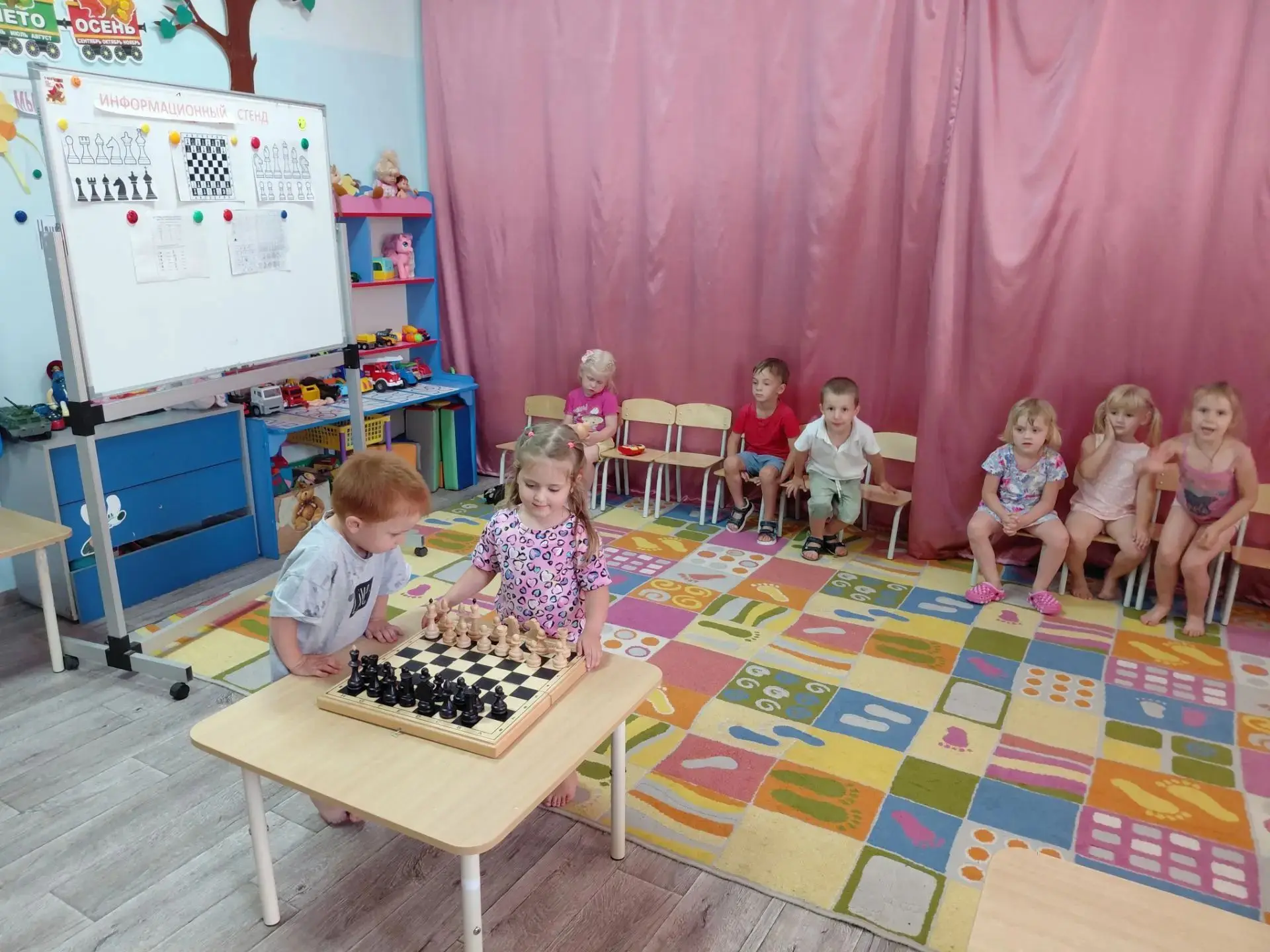НОВОСТИ ИЗ ГРУППЫ/
Ромашечки🌼

🤴 День шахмат в младшей разновозрастной группе – отличный повод поз