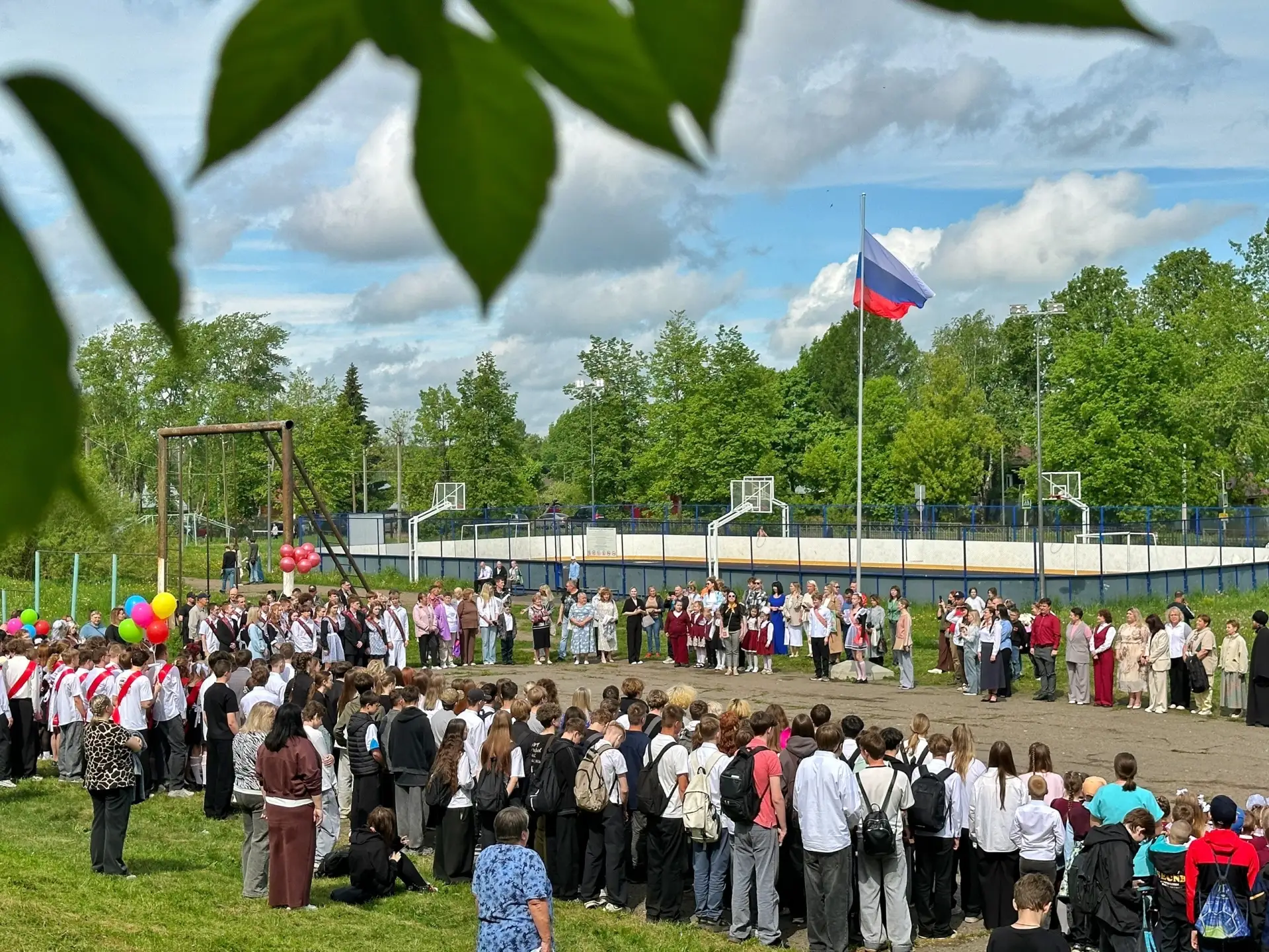 Сегодня во всех школах страны праздник Последнего звонка. 🔔