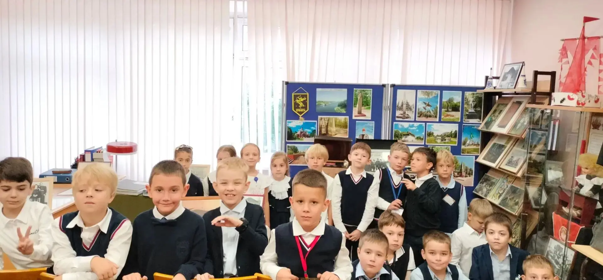 🖼В первые же учебные дни первоклассники второго школьного отделения МБОУ Школы «Триумф...
