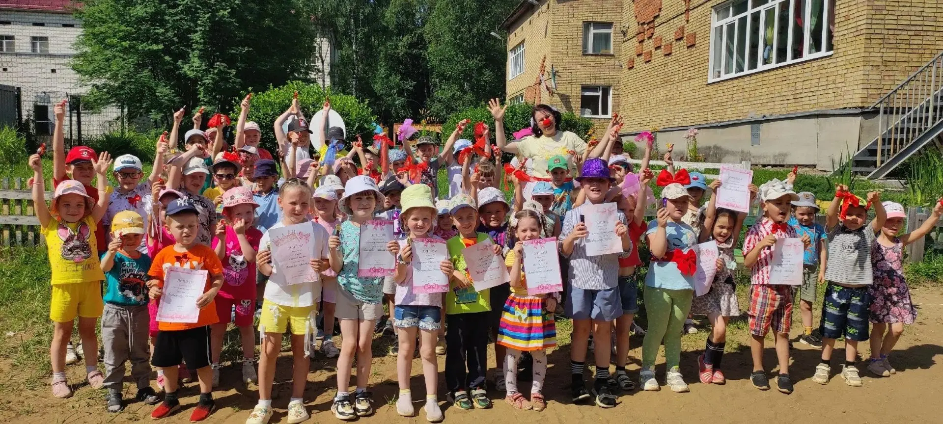 🎉 День бантов в нашем детском саду! 🎉
  
   У нас был по-настоящему яркий и весёлый день — День ба