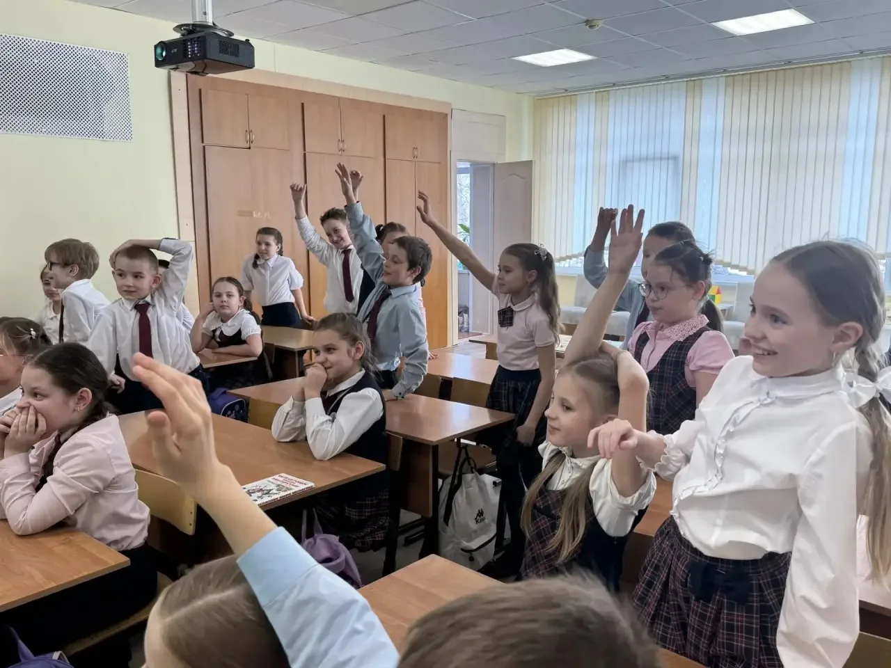 Гимназисты 3 «Б» класса продолжают дружбу с детским книжным клубом «Фан Чемодан» 📚 На этот раз актер