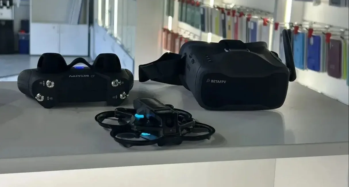 Продам начинающий FPV-набор Betafpv Aquila 16. Подходит для полётов от первого лица. Ес...