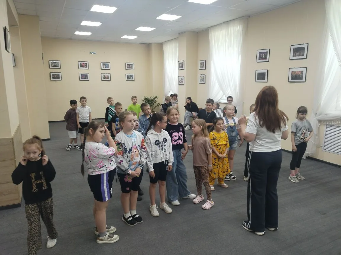 «Лето… Ах, лето!» — под таким ярким названием в Центре культуры и досуга состоялась зах...
