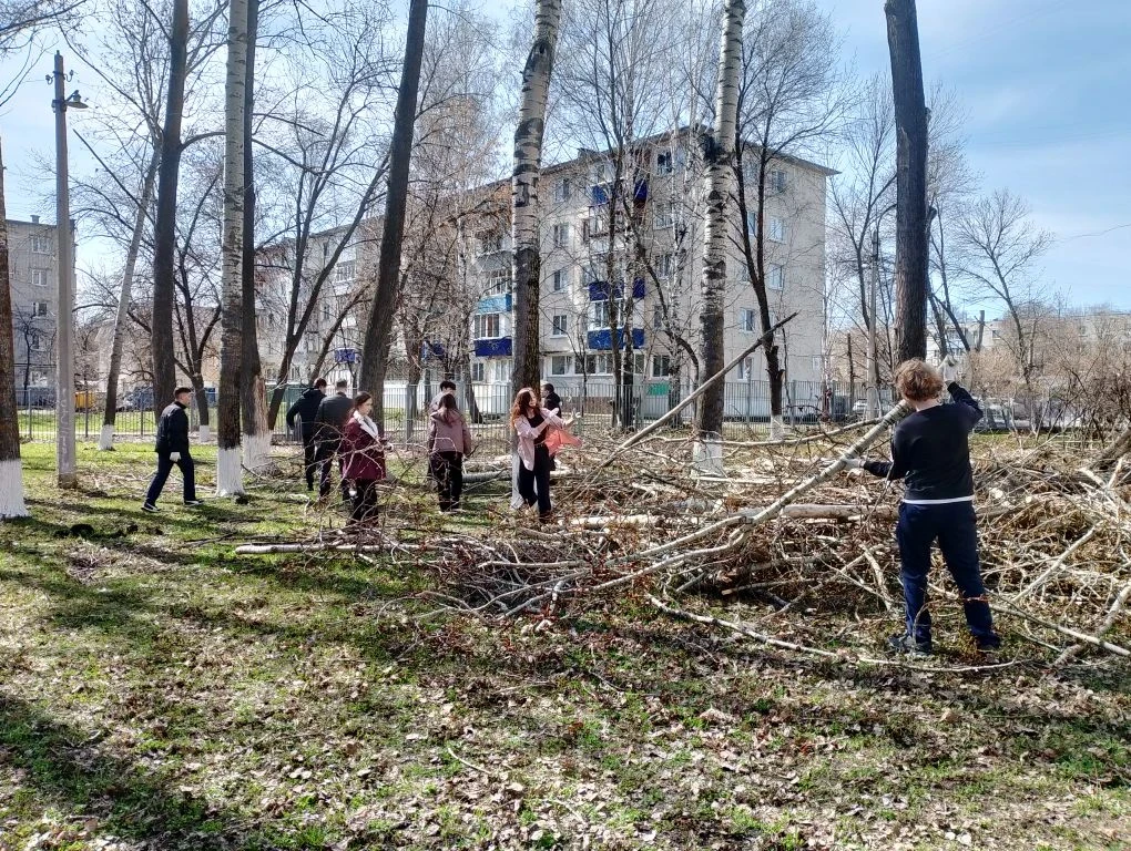 К Всероссийской неделе субботников «Мы за чистоту» присоединились обучающиеся 9 Г класса. Акция, при